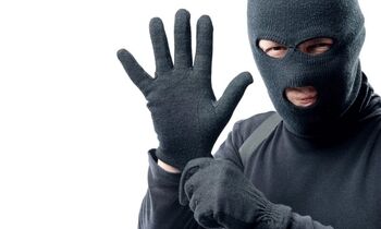 بلایی که یک زن ورزشکار سر یک دزد آورد/ عکس