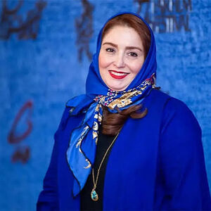 تصویری از ژاله صامتی همراه دو دخترش در تولد 54 سالگی