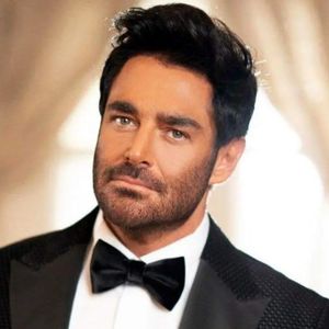 عکس عجیب رضا گلزار برای شب یلدا سوژه شد!