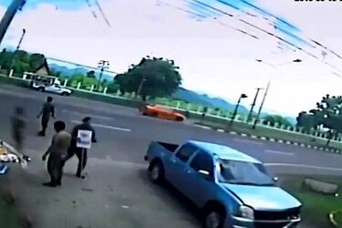 فیلم لحظه جدا شدن روح از بدن یک زن در تصادف رانندگی