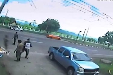 فیلم لحظه جدا شدن روح از بدن یک زن در تصادف رانندگی