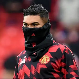 کاسمیرو دهان اسطوره لیورپول را بست