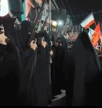 دختران زاهدانی برای دفاع از کشور دست به اسلحه شدند