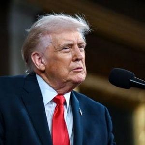 اصرار ترامپ بر خواسته نامشروعش: موشک‌های ایران به زودی به آمریکا می‌رسد!/ ویدئو 