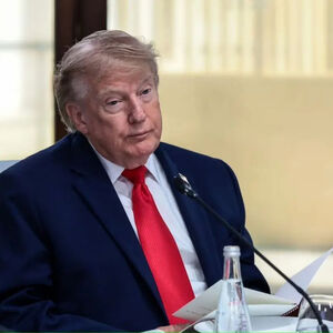 پُست روز پدر ترامپ از یک زن بلوند و مرموز/ عکس