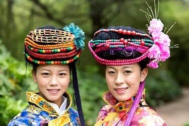قبیله عجیبی که پسرانش در ۱۳ سالگی و تصادفی داماد می‌شوند