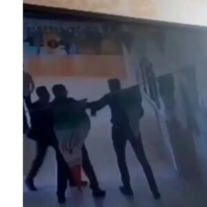 ویدئویی وایرال شده از سیلی زدن به معلم در مدرسه