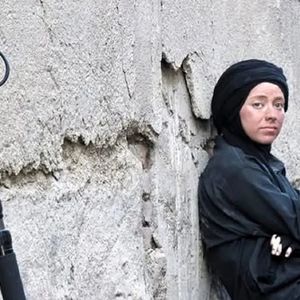  «الیزابت» 8 سال بعد سریال پایتخت 5 و در جنوب ایران/ عکس