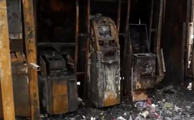 فیلم آتش زدن 7 دستگاه خودپرداز که جزغاله شده اند