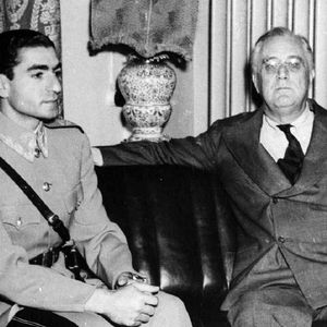 «محمدرضا پهلوی» در ماه های پایانی عمرش/ عکس