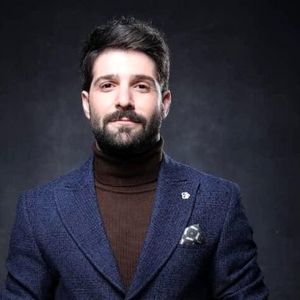 نوازندگی غمگین «حمید هیراد» روی تخت بیمارستان/ ویدئو