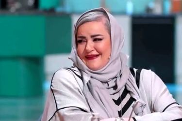 نعیمه نظام دوست با بچه ای در بغل: «مردم ببینید این بچه منِ»