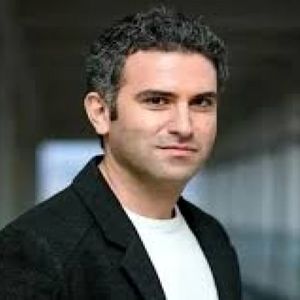 ویدئوی زیرخاکی از هوتن شکیبا وقتی هنوز معروف نبود!