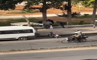 نیروهای ارتش سوریه، لباس‌های نظامی را دور انداختند!
