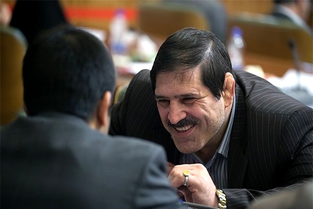 حمله تند عباس جدیدی به علیرضا دبیر: مگر املاکی هستی؟!
