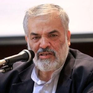 فعال سیاسی اصولگرا: مردم ایران پرتوقع هستند، حق ندارند خود را با اعراب مقایسه کنند!