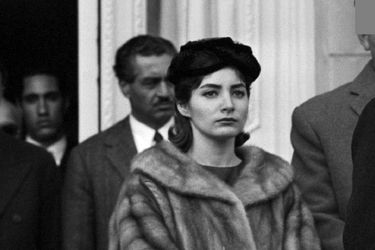 عکسی قدیمی از دختر ارشد شاه و همسر دومش