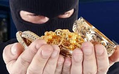 سرقت عجیب در درمانگاه امام رضا کرمانشاه/ دزدی گوشواره از گوش دختربچه در آغوش مادر/ ویدئو
