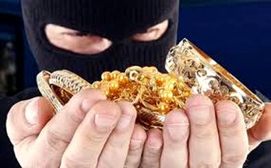 سرقت عجیب در درمانگاه امام رضا کرمانشاه/ دزدی گوشواره از گوش دختربچه در آغوش مادر/ ویدئو