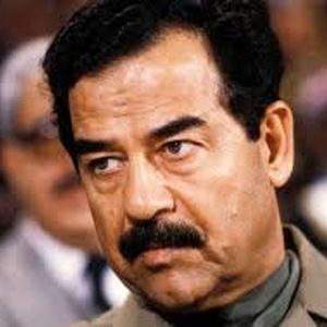 تصویری از پسر صدام حسین در استادیوم فوتبال