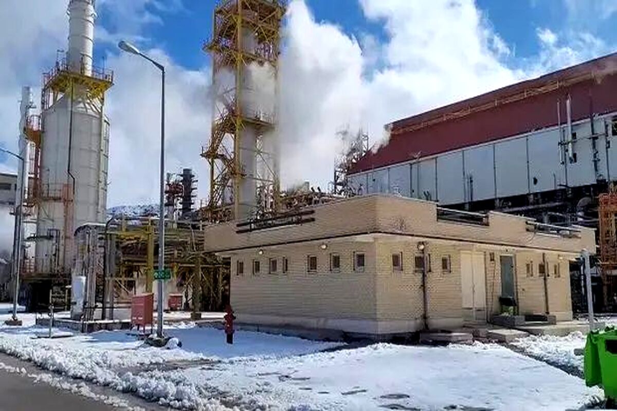 سقوط ۲ کارگر جوان در دستگاه مخلوط‌ کن کارخانه!