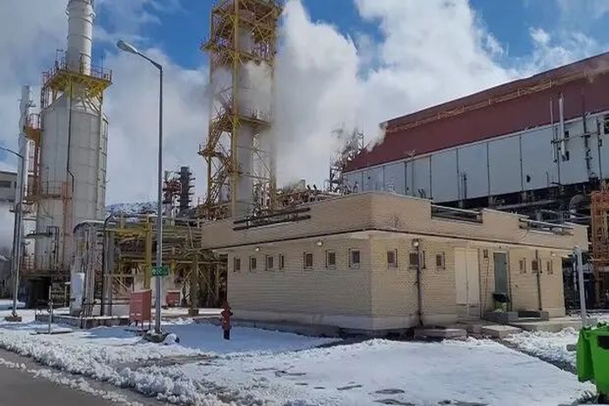 سقوط ۲ کارگر جوان در دستگاه مخلوط‌ کن کارخانه!