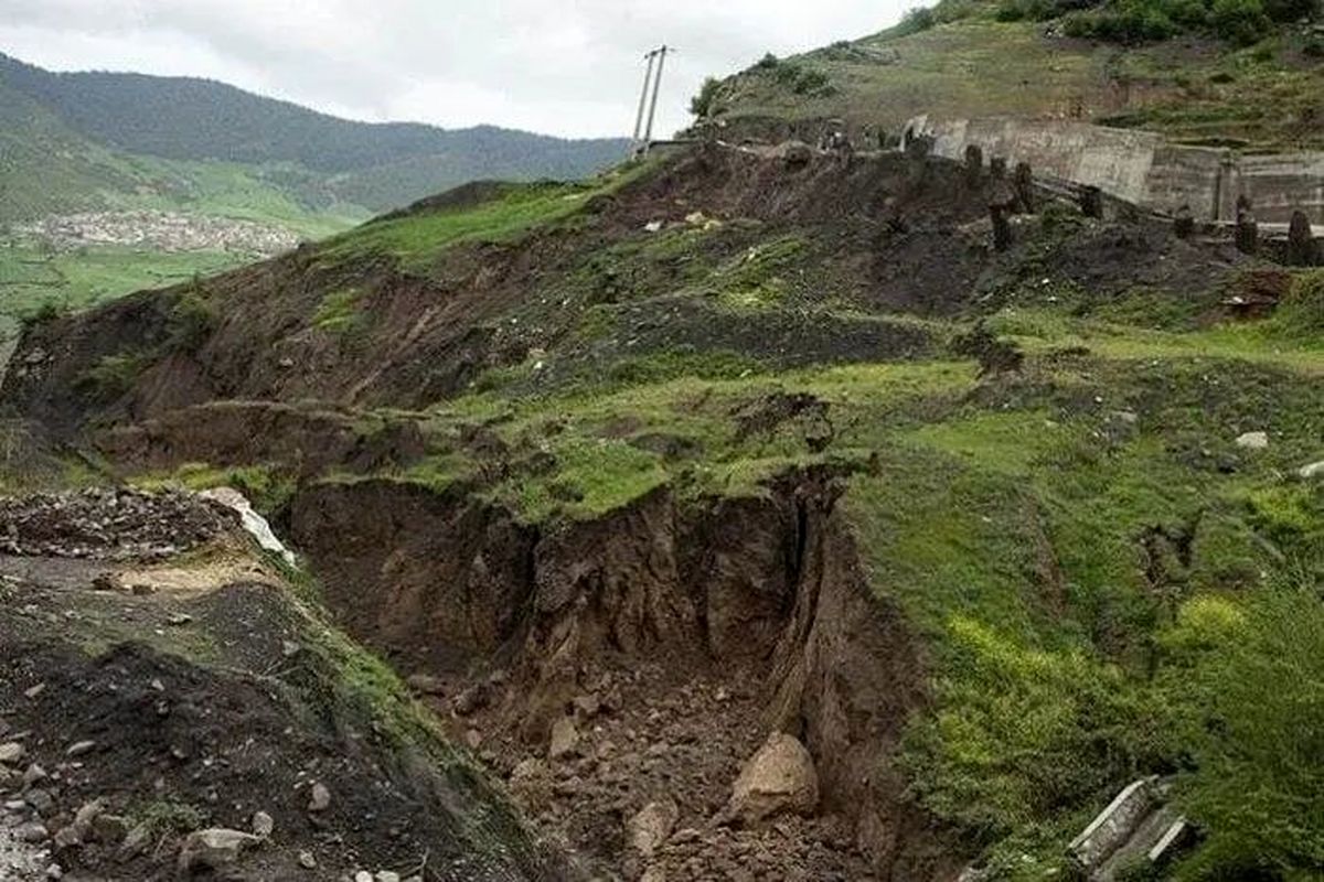 تصاویری از رانش شدید زمین در سوادکوه