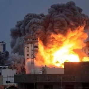 فاصله ایمن از یک انفجار مهیب چقدر است؟ 