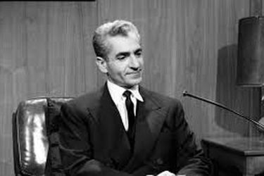  محمدرضا پهلوی با مرسدس بنز ۶۰۰ پولمن لیموزین