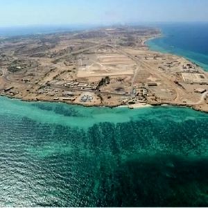 نیروهای آمریکایی در جزیره خارک عملیات هلی برن کرده اند؟