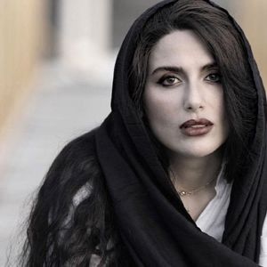 بی‌احترامی رها خدایاری به مهمانان در شام ایرانی!