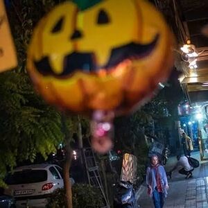 تصاویری عجیب از هالووین در خیابان معروف تهران!
