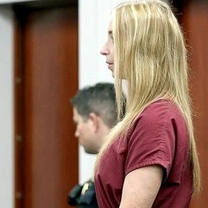 ده سال زندان برای معلمی که از شاگردش بچه‌دار شد