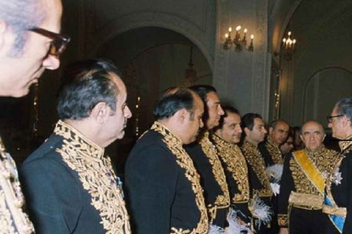 جشن تولد محمدرضا پهلوی در کاخ نیاوران/ عکس
