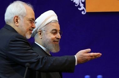 فحاشی یک مداح به ظریف و روحانی در مشهد/ ویدئو