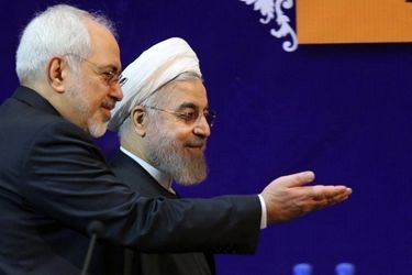 فحاشی یک مداح به ظریف و روحانی در مشهد/ ویدئو