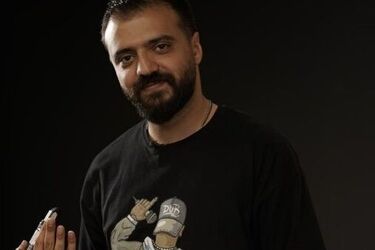 ابوطالب اشک مجری شبکه افق را درآورد/ ویدئو