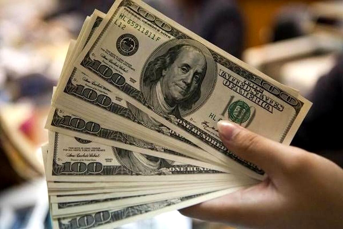 یک آمریکایی دلار را در ایران گران کرده است؟