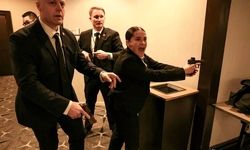  لحظه زمین خوردن ترامپ حین عملیات فرار در پی تیراندازی در ضیافت خبرنگاران کاخ سفید/ ویدئو