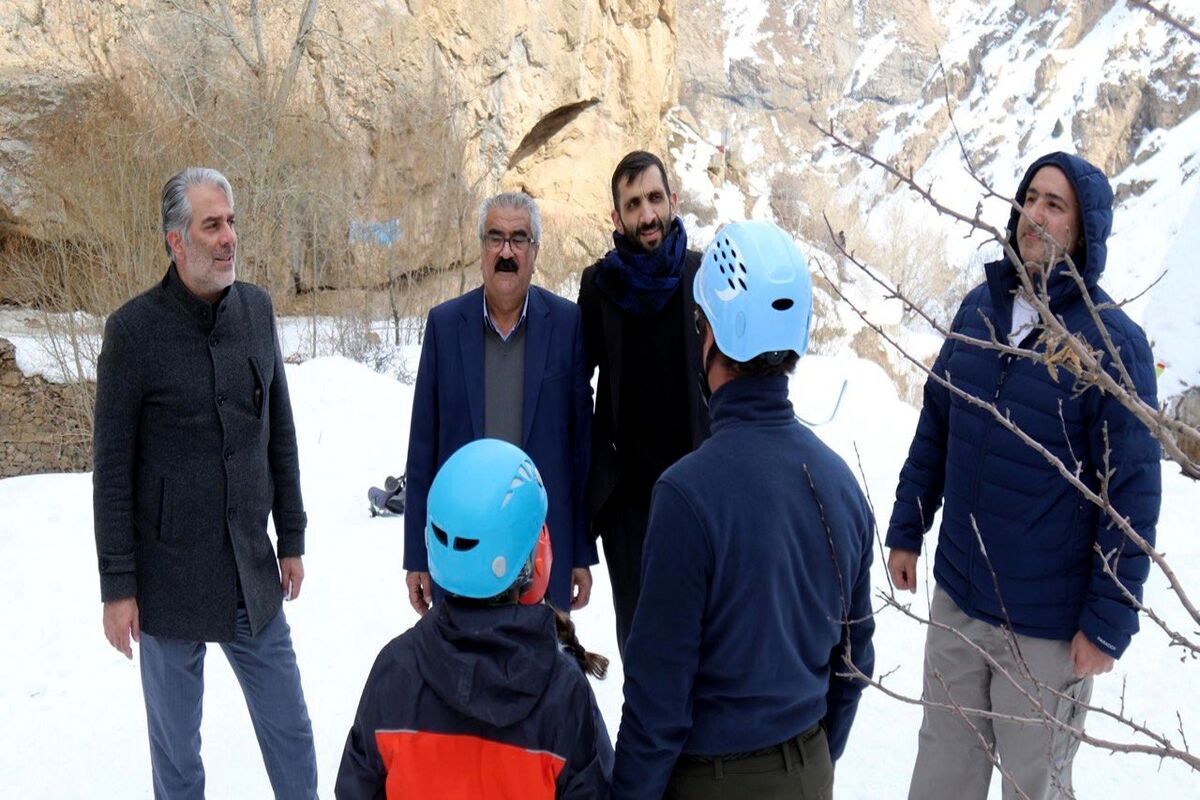 بازدید شهردار و اعضای شورای اسلامی شهر اوشان فشم از مدرسه یخنوردی میگون

