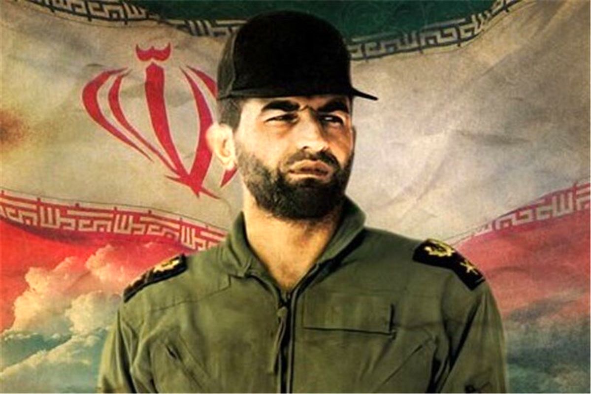 پیکر یک شهید نیروی هوایی روی دوش «سرلشکر بابایی»