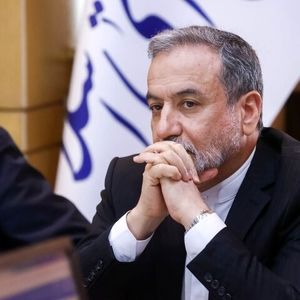 عراقچی در ۶۳ سالگی پدر شد