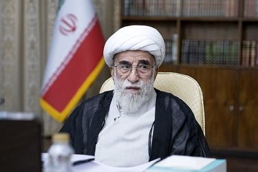 تصویر جدید آیت‌الله جنتی با ویلچر خبرساز شد
