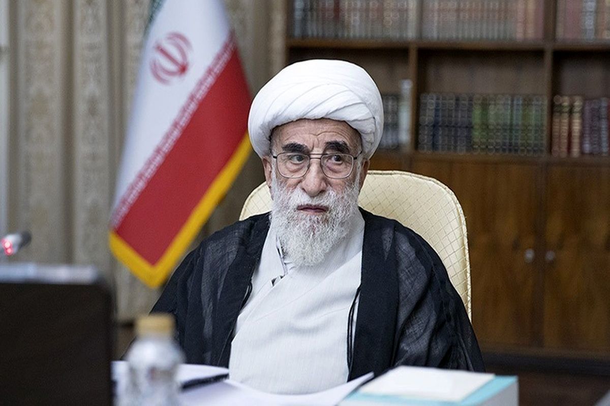تصویر جدید آیت‌الله جنتی با ویلچر خبرساز شد

