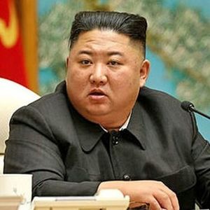  تصویر عجیب رئیس جمهور کره شمالی در حال شلیک با اسلحه