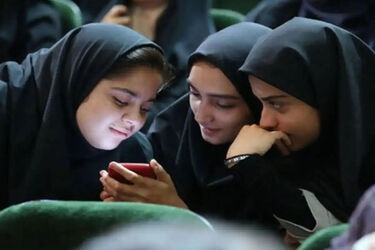 آوردن موبایل به مدارس آزاد شد؟