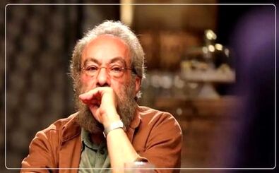 مسعود فراستی با تیپی جالب در اجتماع شبانه مردم تهران/ عکس