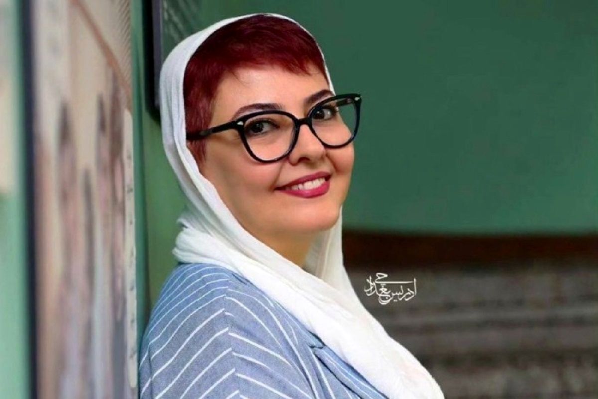 «آناهیتا همتی» با لباس عروس در کنار جواد رضویان/ عکس