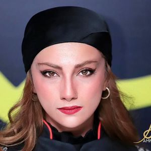 «سوسن» پایتخت در کنار «هما سعادت»