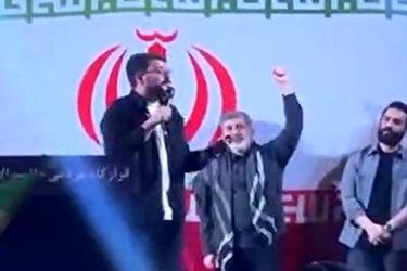 مداحی درباره زنان کم‌حجاب در میدان انقلاب/ ویدئو